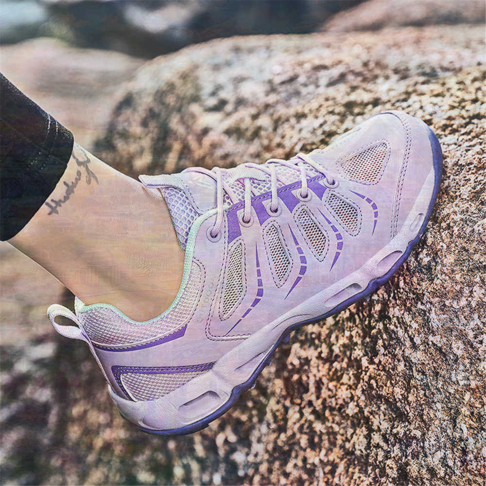 Sumer Round Tip Silver Sneaker - огляд і ціна Tech Girl Accessories