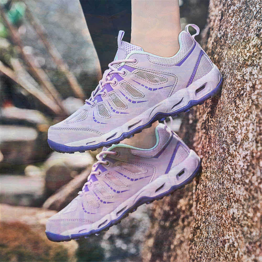 Sumer Round Tip Silver Sneaker - огляд і ціна Tech Girl Accessories